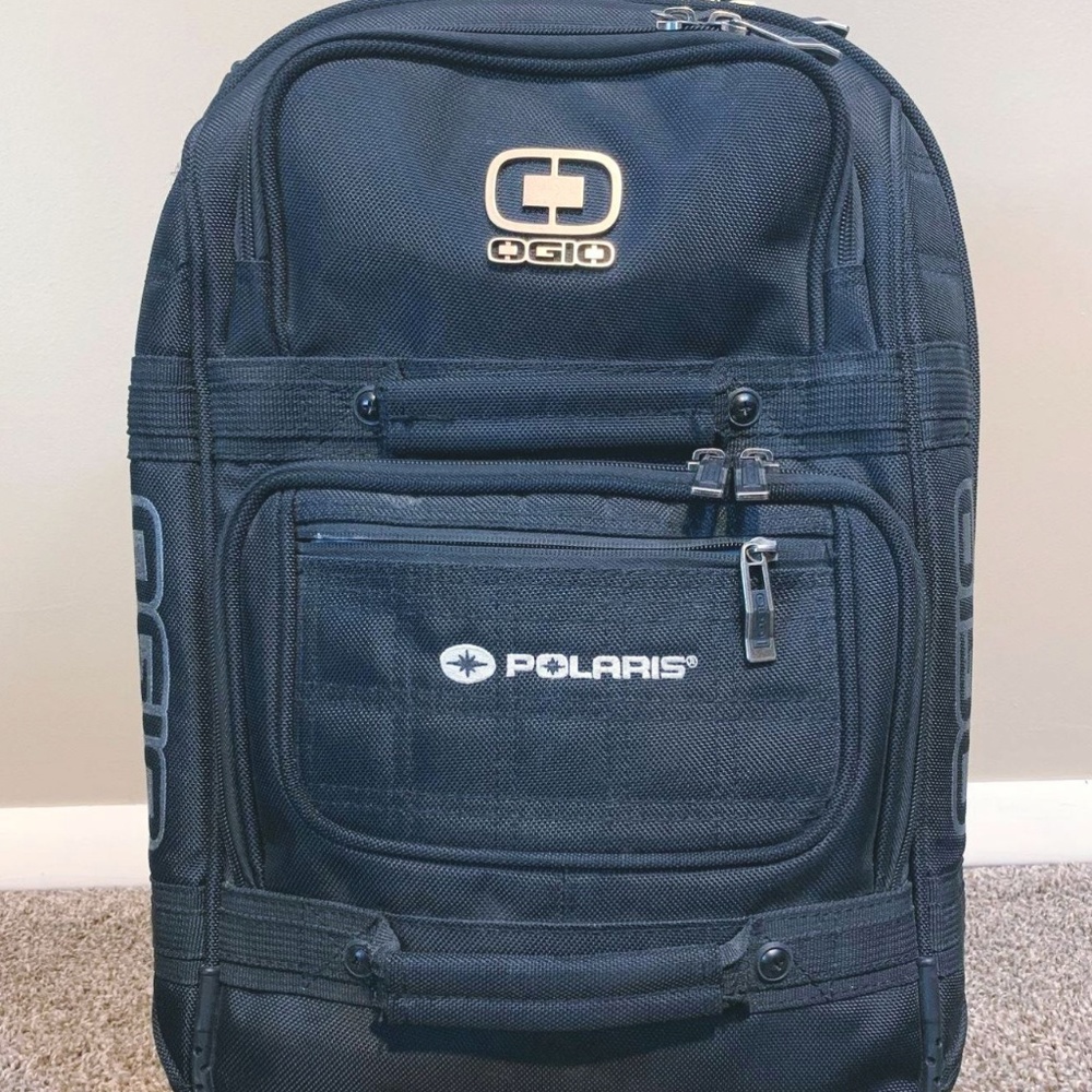 OGIO POLARIS Rolling Carry-on Suitcase
